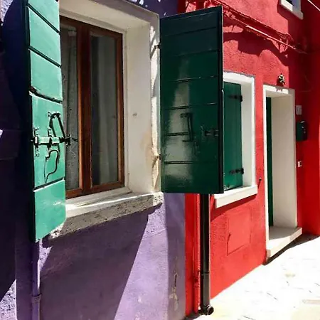Burano - Incantevole Su Tre Piani *
